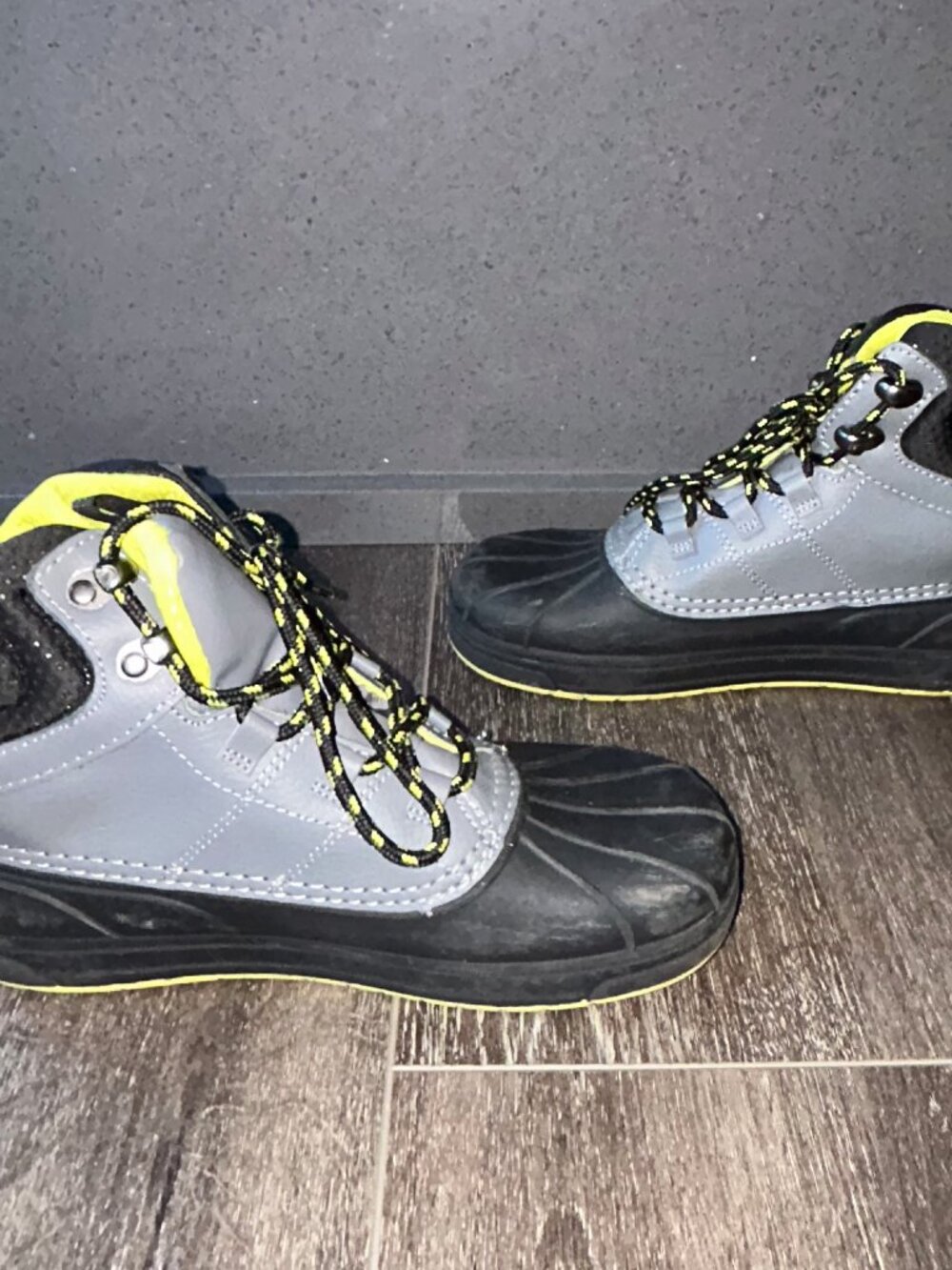 CHAMPION C9 YOUTH BOYS SIZE 5 DUCK BOOTS SHOES BLACK GRAY GREEN RN 91218 - Picture 2 of 7